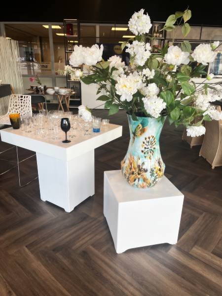 Showroom arma verhuur